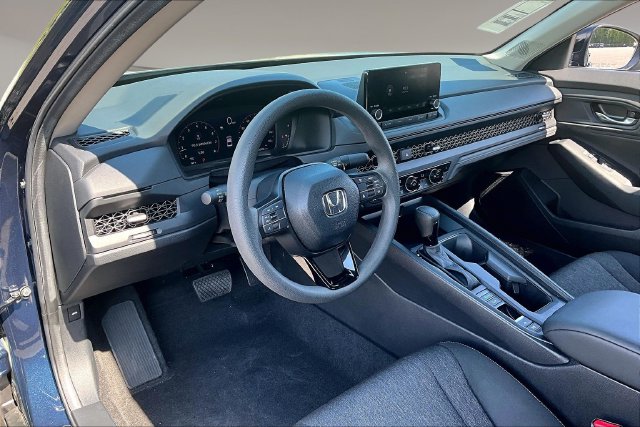 2025 Honda Accord SE - Photo 17