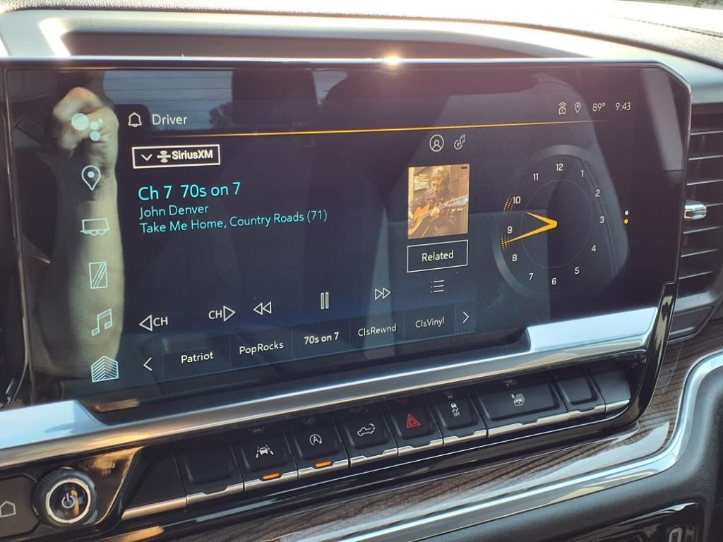 2024 Chevrolet Silverado 1500 LT photo 4