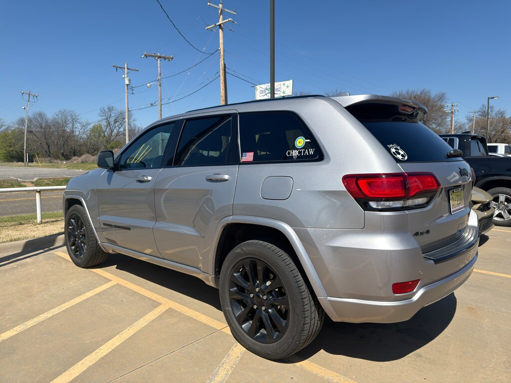 Used 2017 Jeep Grand Cherokee Altitude Sport Utility