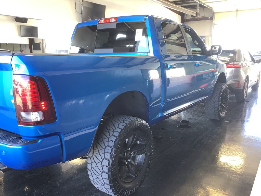 2018 Ram 1500 Sport photo 3