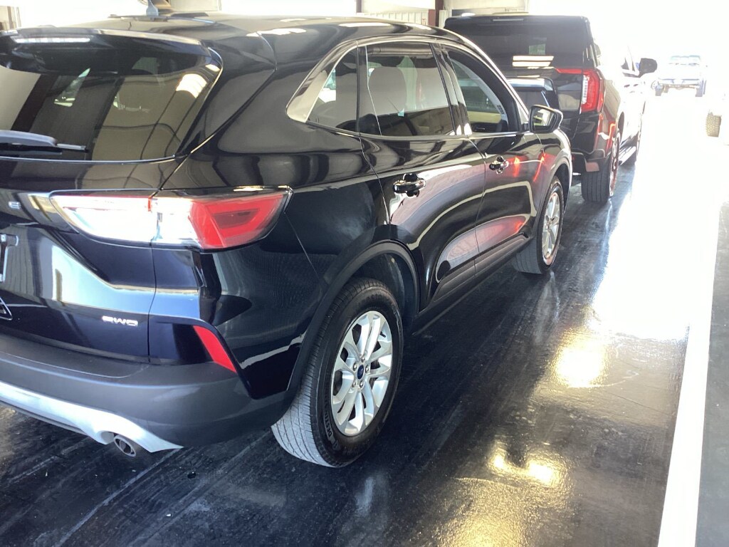 Used 2021 Ford Escape SE Sport Utility