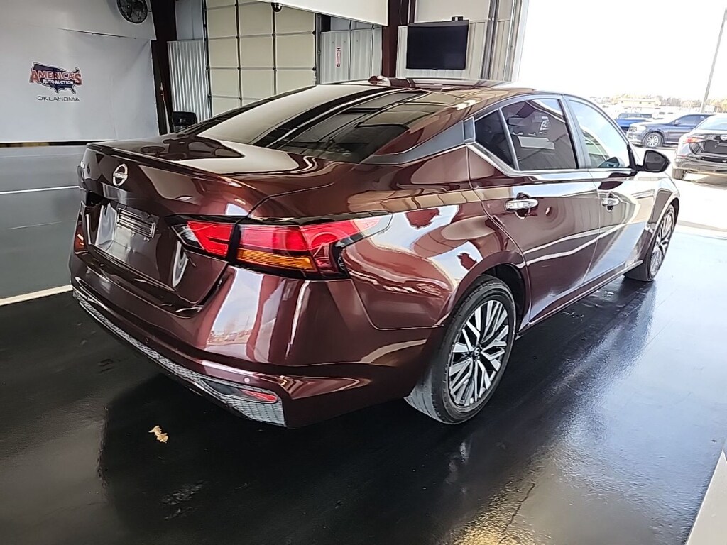 Used 2025 Nissan Altima SV Sedan