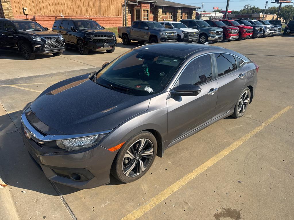 2018 Honda Civic Touring photo 2