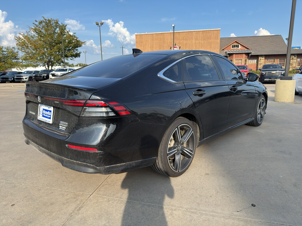 2023 Honda Accord Hybrid Sport photo 2