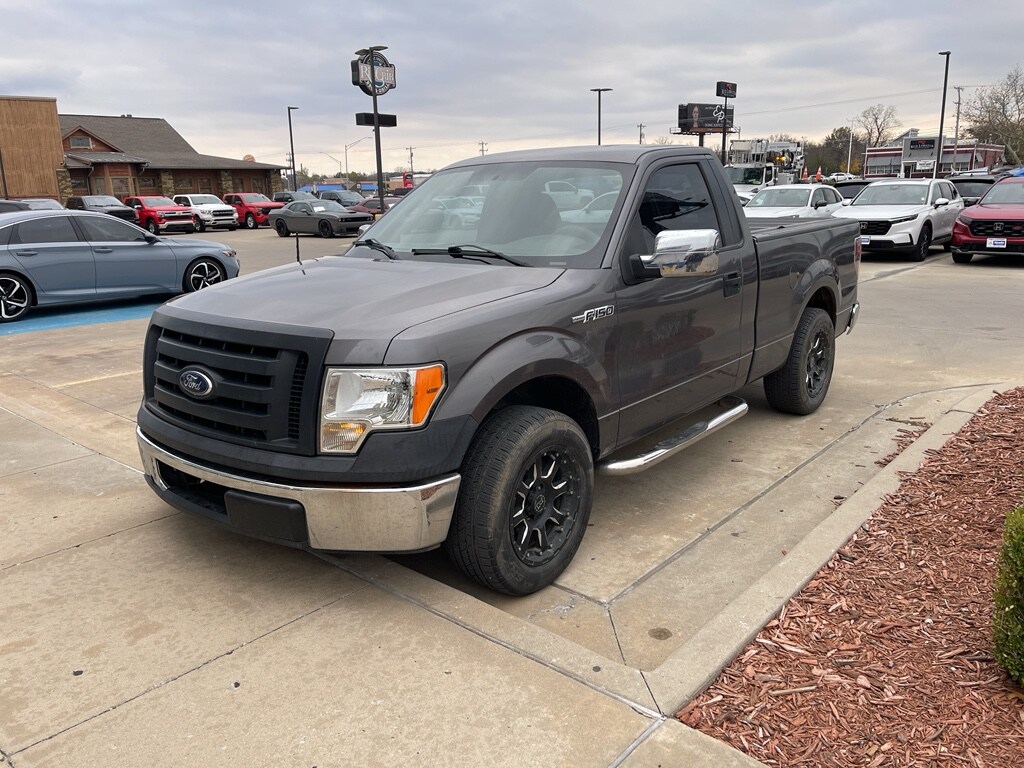 2010 Ford F-150 XL photo 2