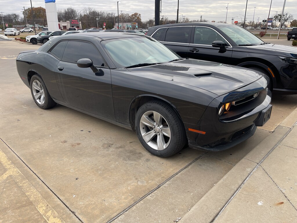 Used 2016 Dodge Challenger SXT Coupe