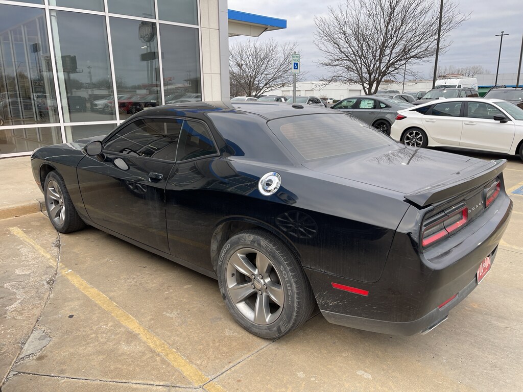 Used 2016 Dodge Challenger SXT Coupe