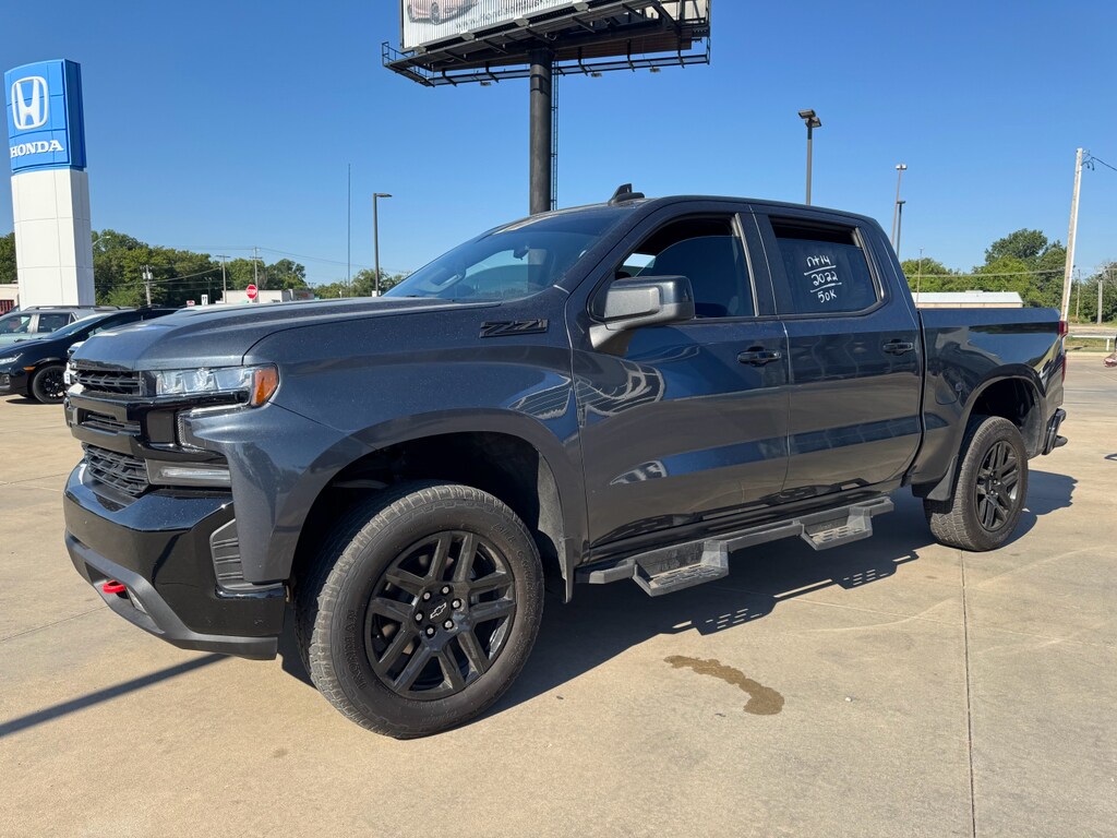 2022 Chevrolet Silverado 1500 LT Trail Boss photo 2