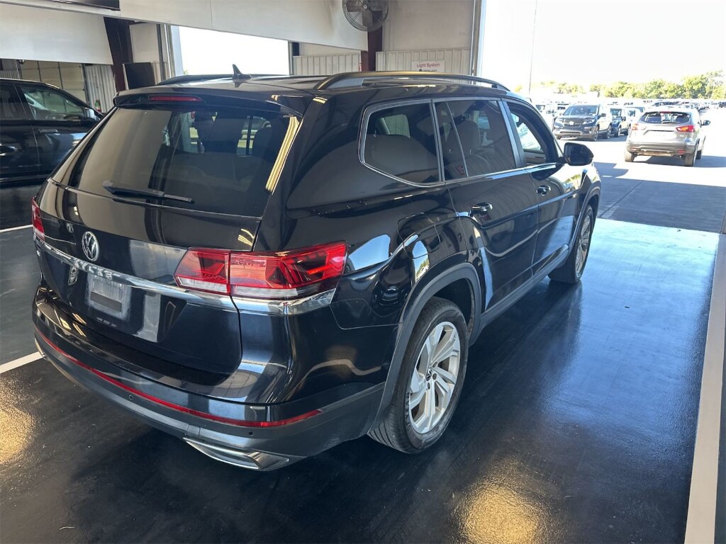 2022 Volkswagen Atlas SE Technology photo 3