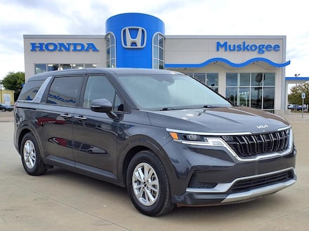 2023 Kia Carnival LX Passenger Van