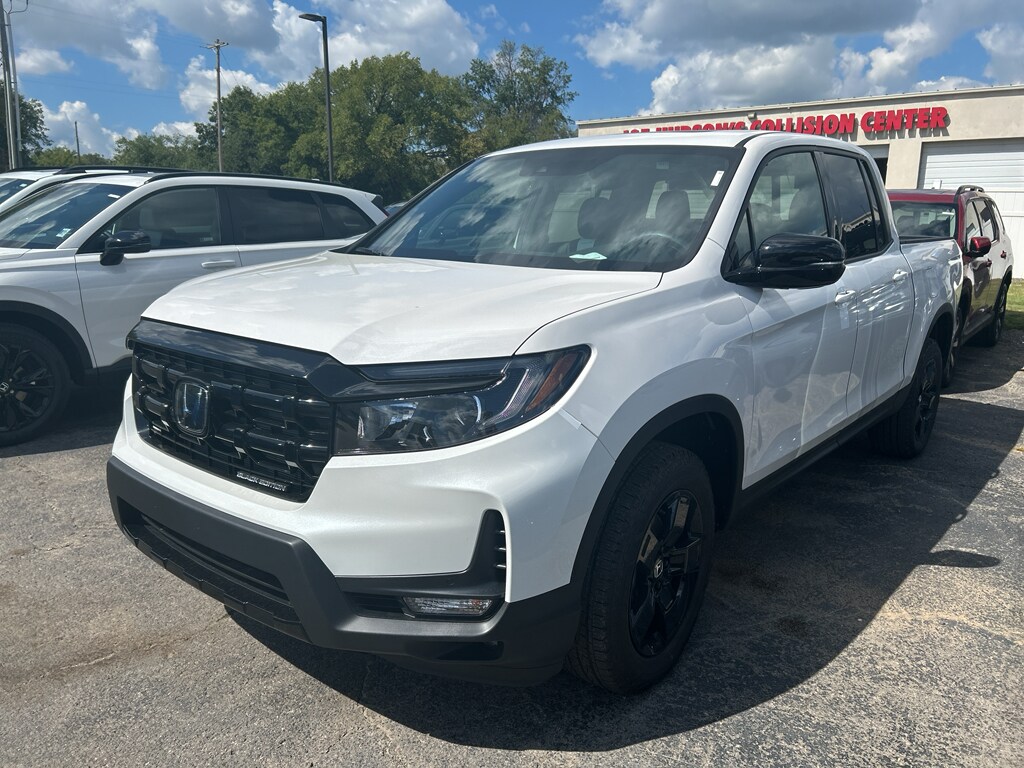 2026 Honda Ridgeline Black Edition photo 2