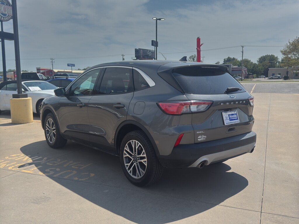 2022 Ford Escape SEL photo 2