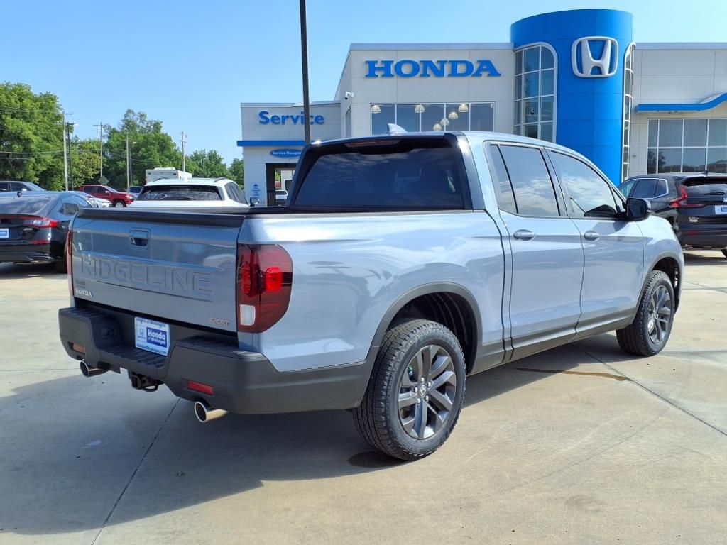 2025 Honda Ridgeline Sport photo 2