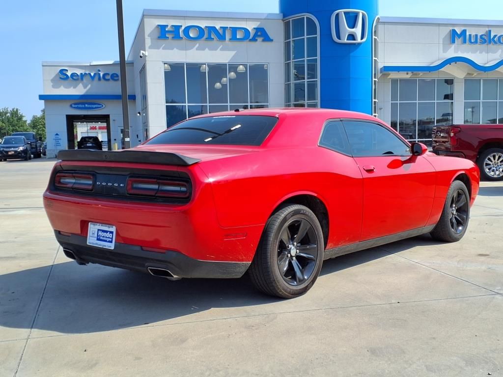 2023 Dodge Challenger SXT photo 2