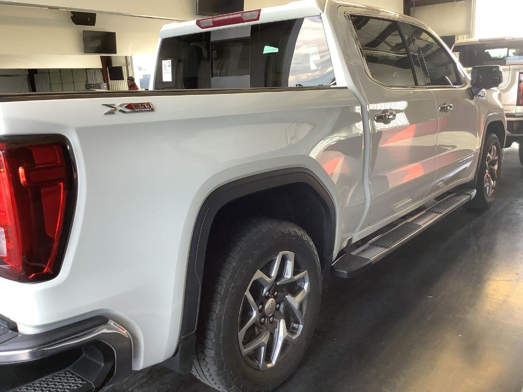 2023 Gmc Sierra 1500 SLT photo 3