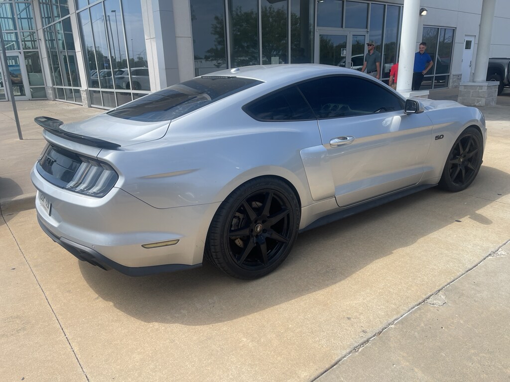 2019 Ford Mustang GT Premium photo 4