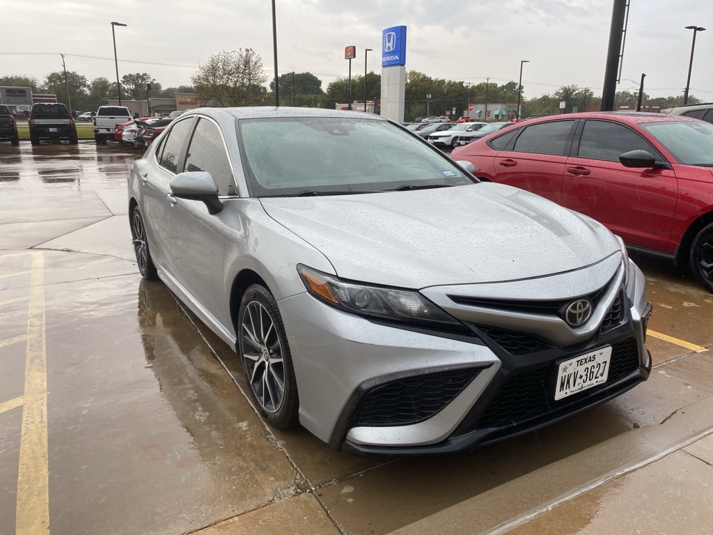 Used 2021 Toyota Camry SE Sedan