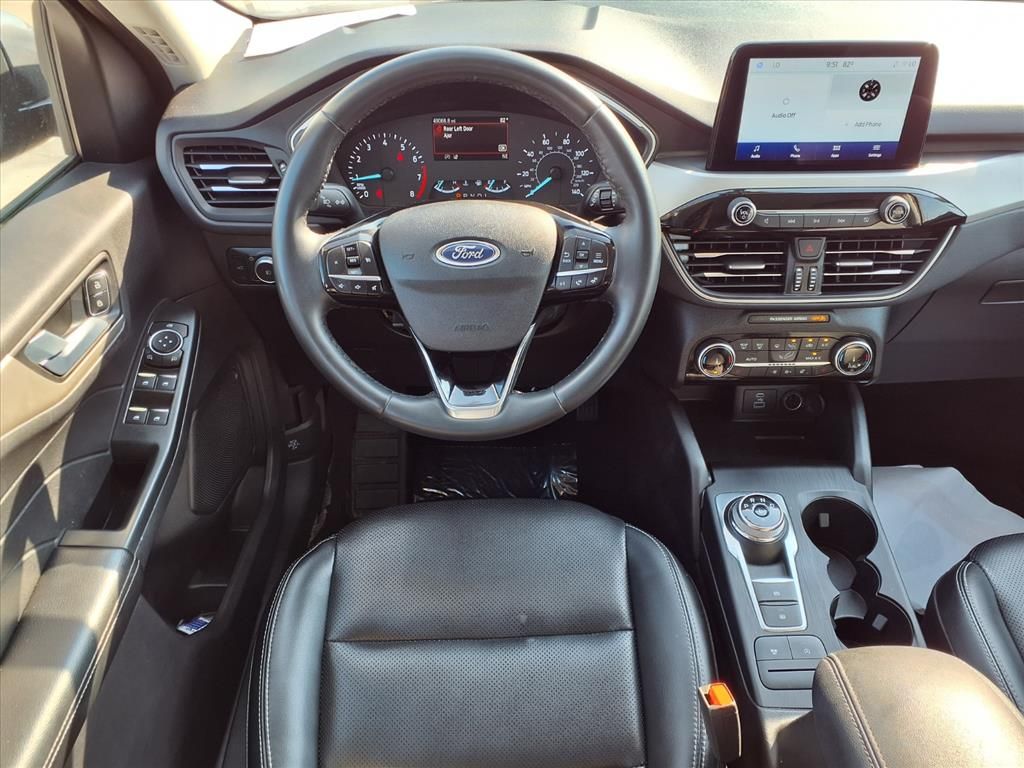 2022 Ford Escape SEL photo 3