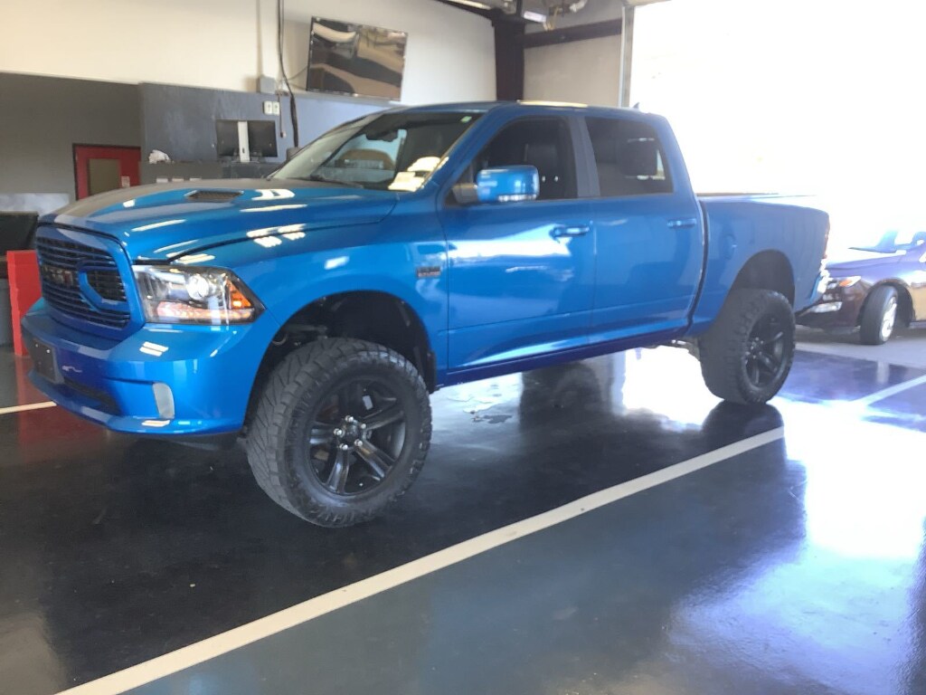 2018 Ram 1500 Sport photo 2