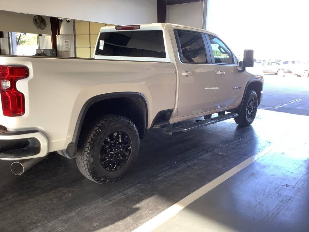 2024 Chevrolet Silverado LT photo 3