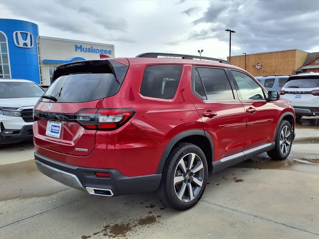 Used 2025 Honda Pilot Touring Sport Utility