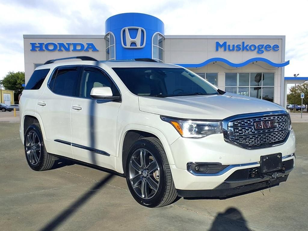 2019 GMC Acadia Denali's photo