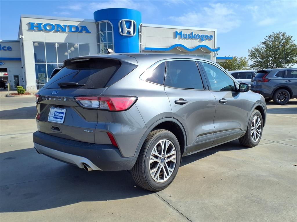 2022 Ford Escape SEL photo 2