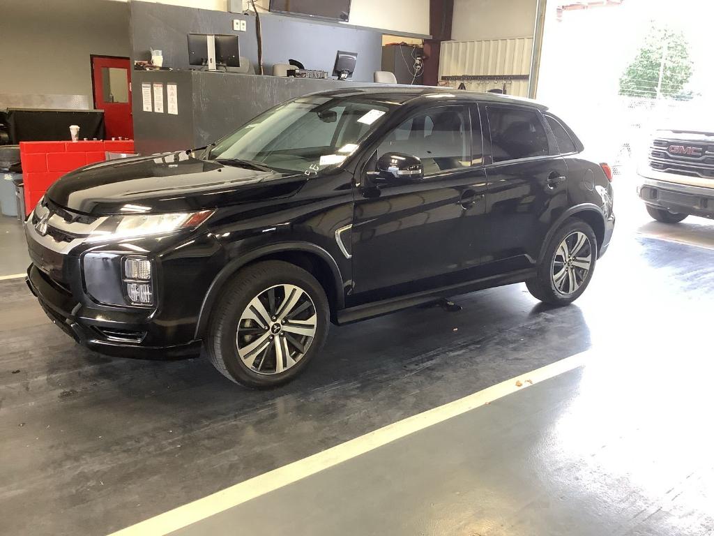 2023 Mitsubishi Outlander Sport SE photo 2