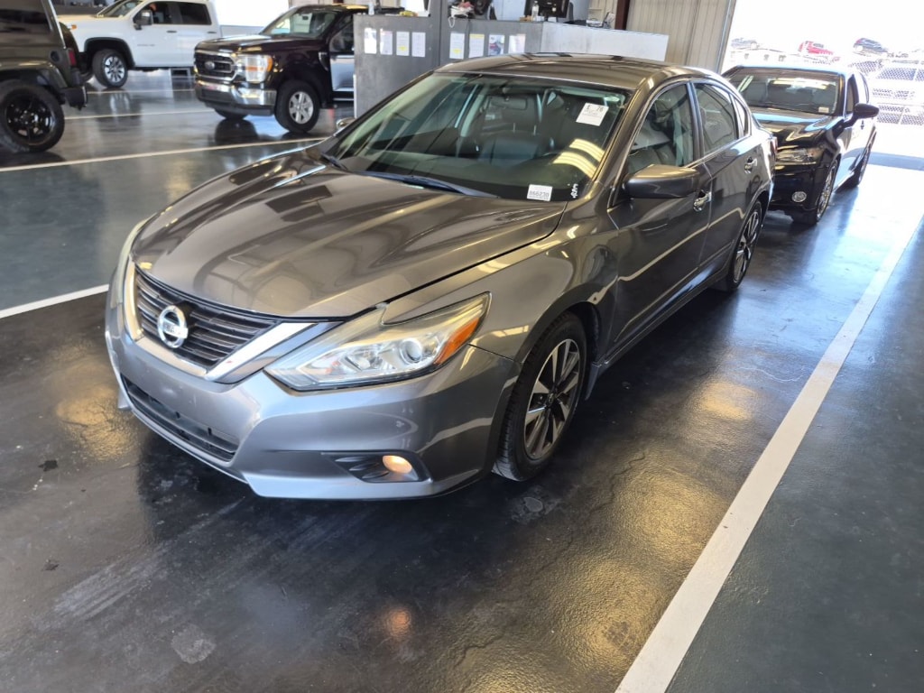 Used 2017 Nissan Altima 2.5 SV Sedan