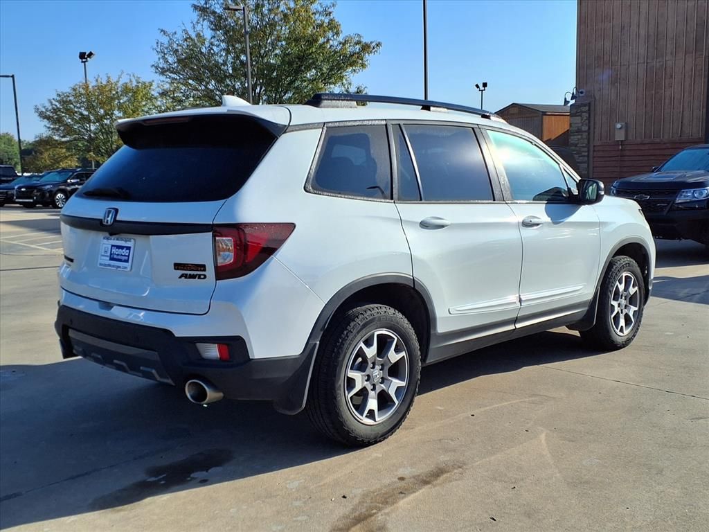 2023 Honda Passport TrailSport photo 2