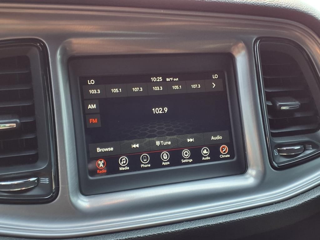 2023 Dodge Challenger SXT photo 4