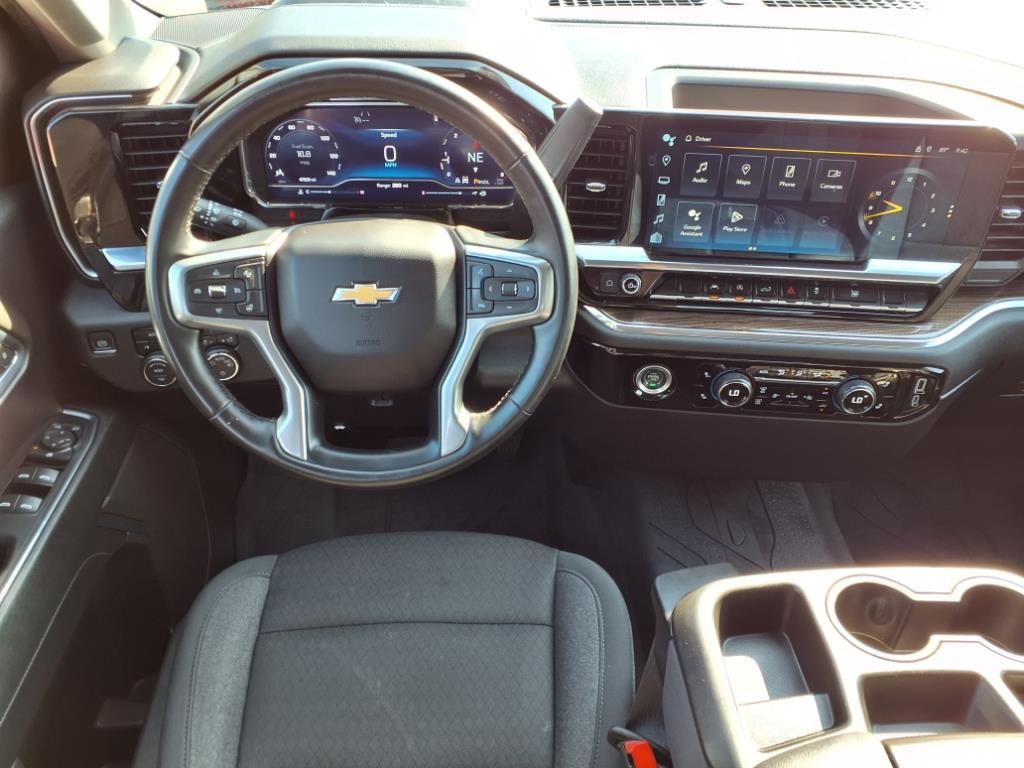 2024 Chevrolet Silverado 1500 LT photo 3