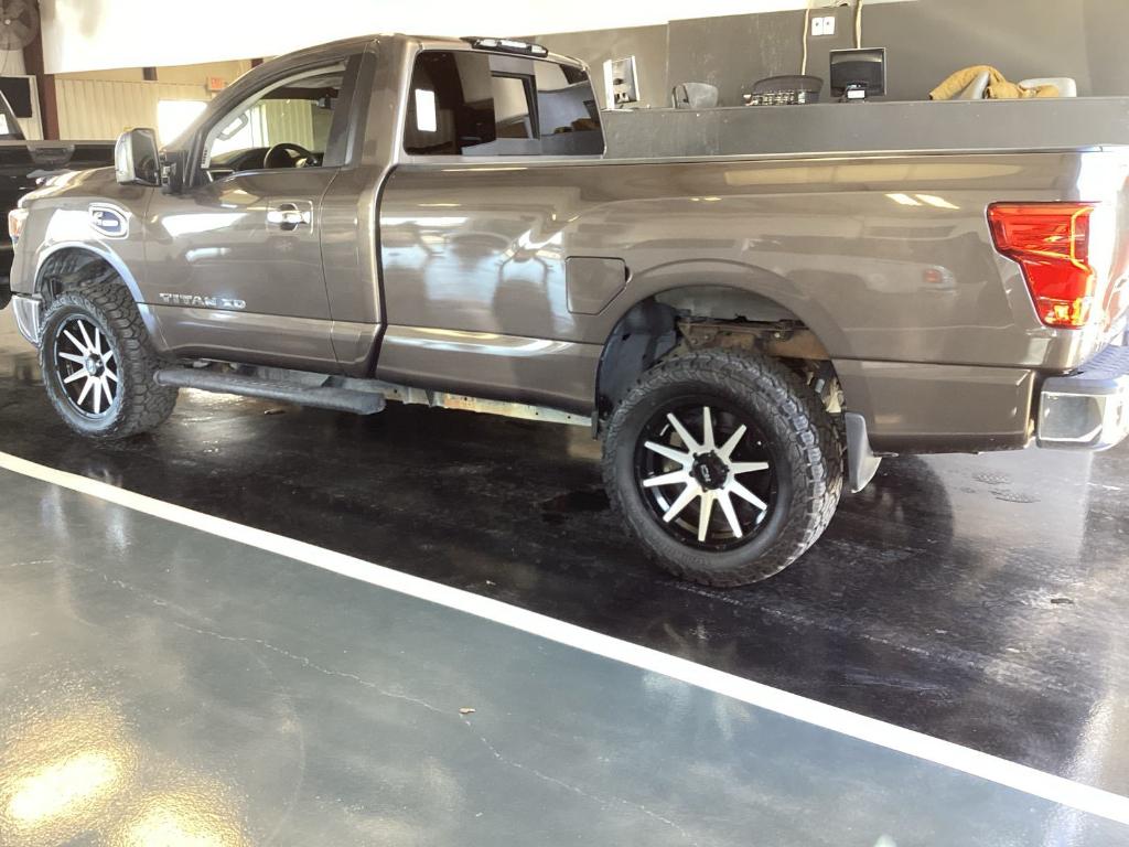 2017 Nissan Titan SV photo 4