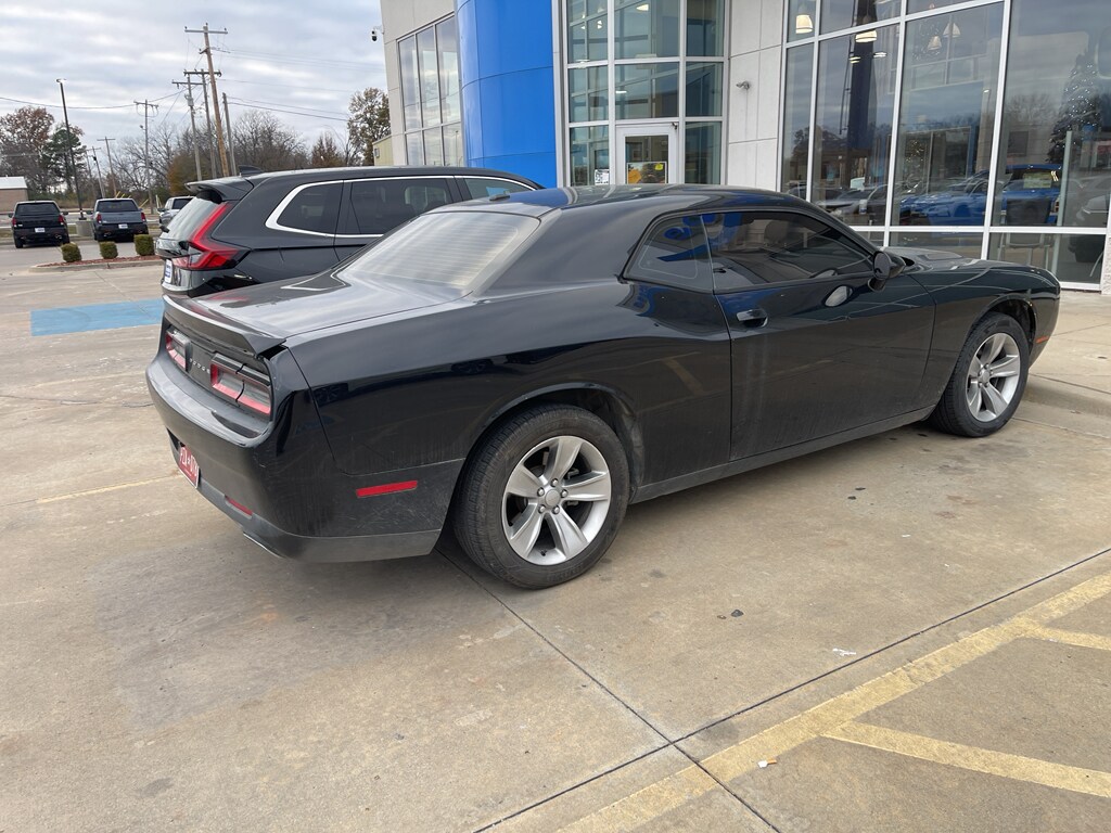 Used 2016 Dodge Challenger SXT Coupe