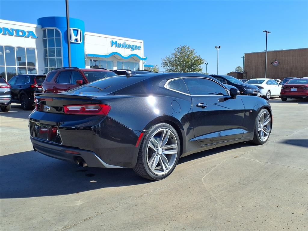 2017 Chevrolet Camaro 1LT photo 2