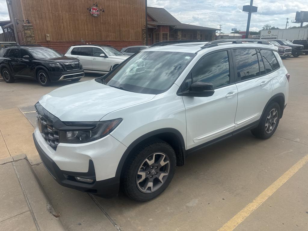2023 Honda Passport TrailSport photo 2