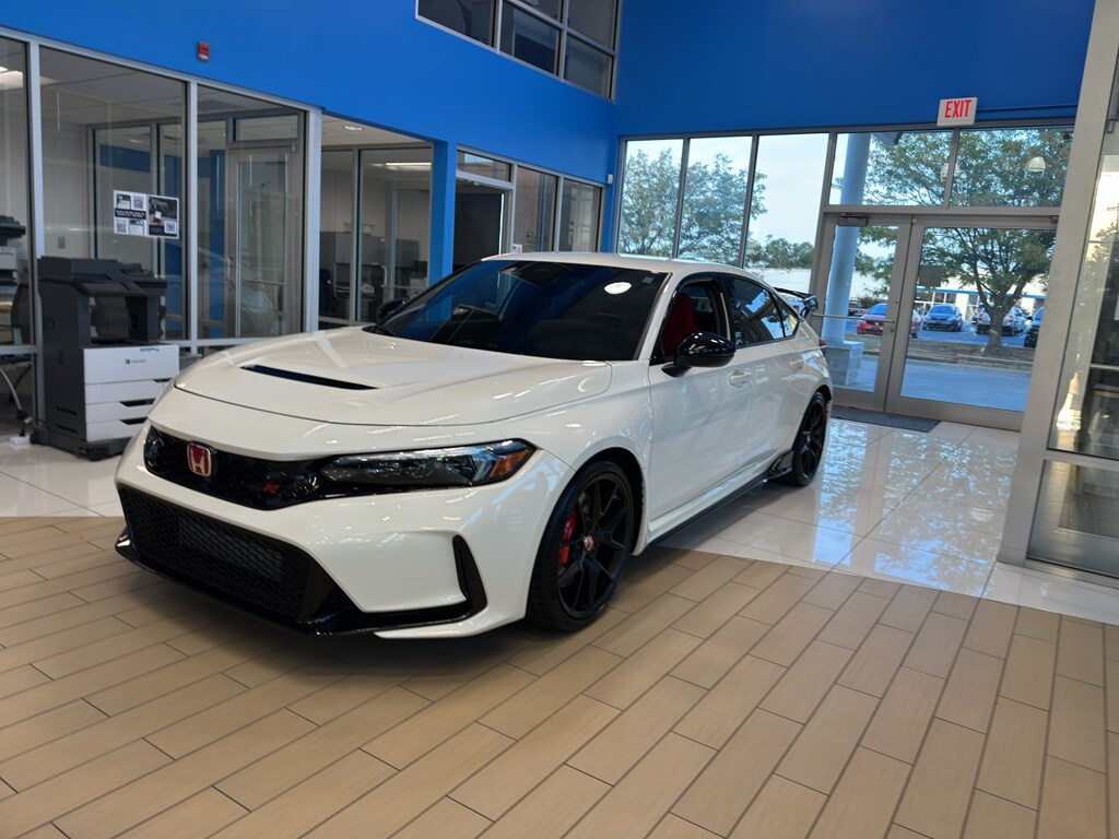 2023 Honda Civic Type R Touring photo 4