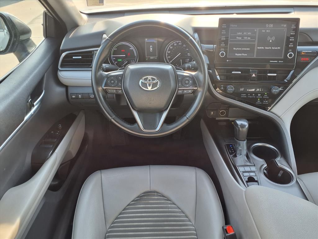 2024 Toyota Camry Hybrid SE photo 2