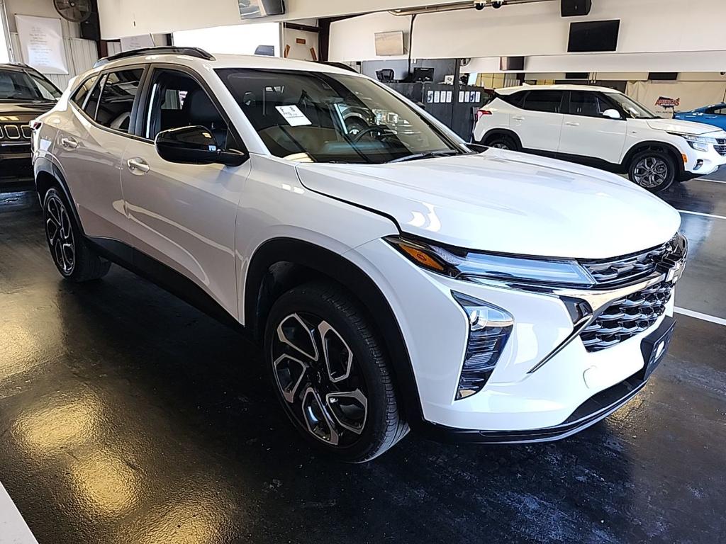 2025 Chevrolet Trax RS