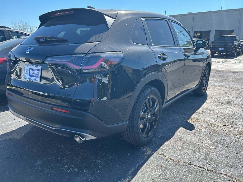 2026 Honda HR-V Sport photo 2