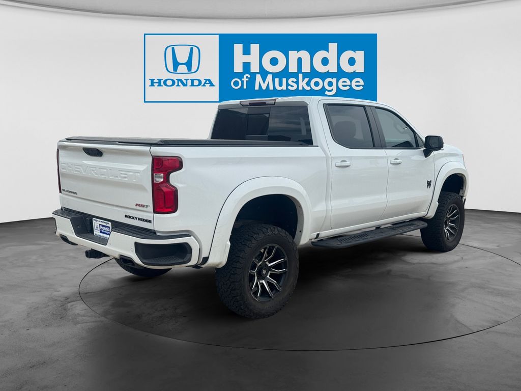 2023 Chevrolet Silverado 1500 RST - Photo 3