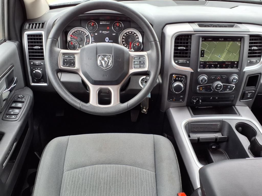 2023 Ram 1500 Classic SLT photo 3