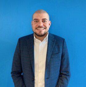Staff member Carlos Matute from ID_3443801066de