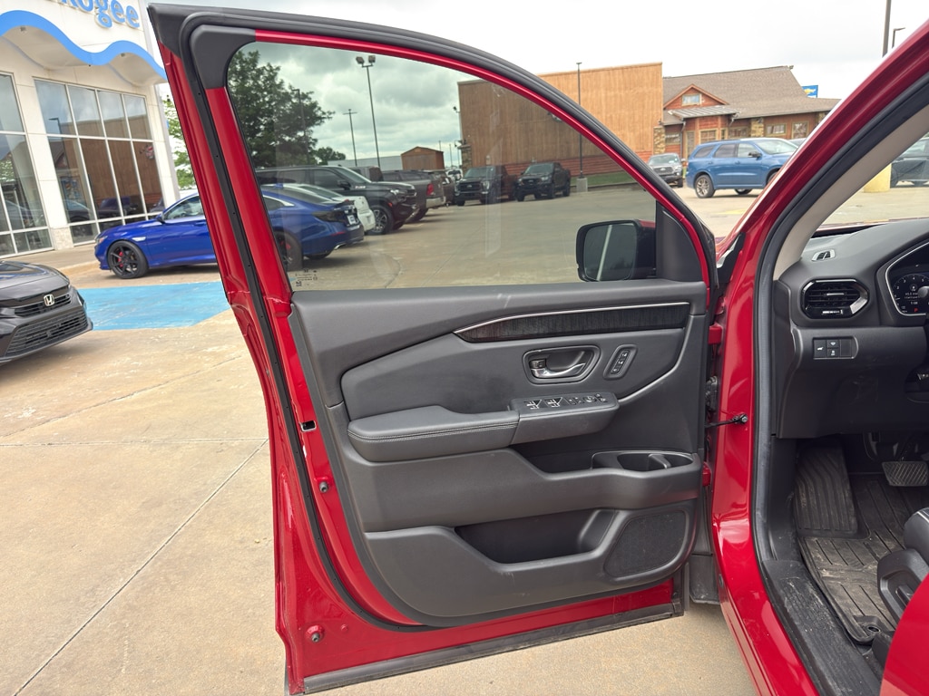 2025 Honda Pilot Elite - Photo 13