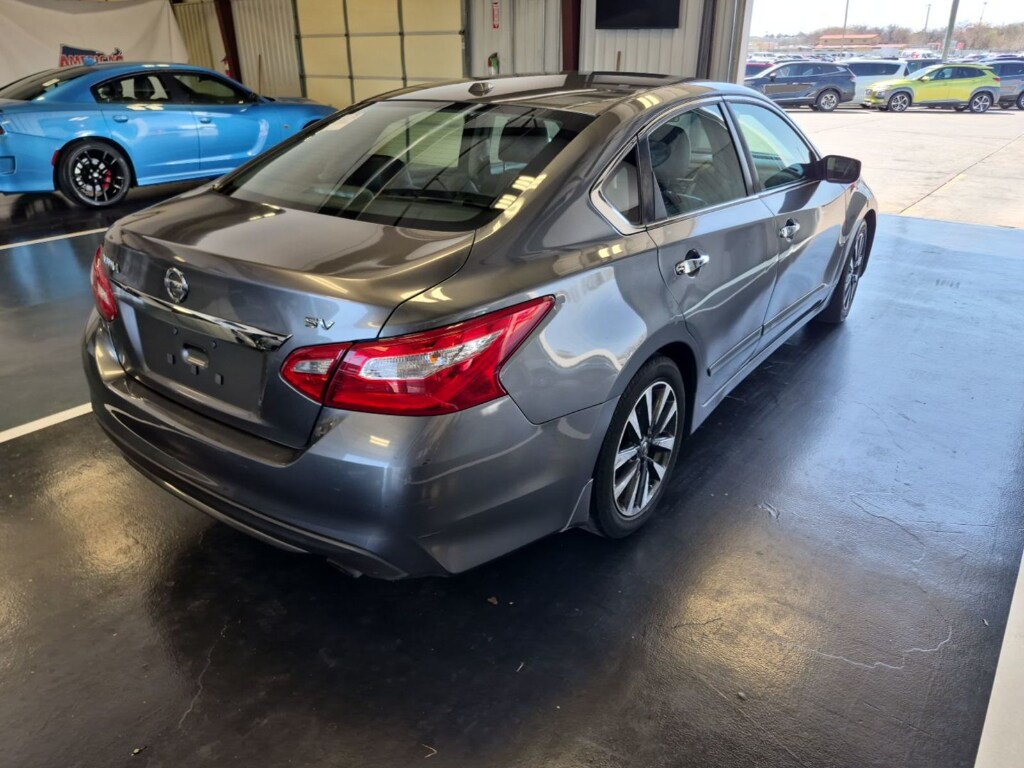 Used 2017 Nissan Altima 2.5 SV Sedan