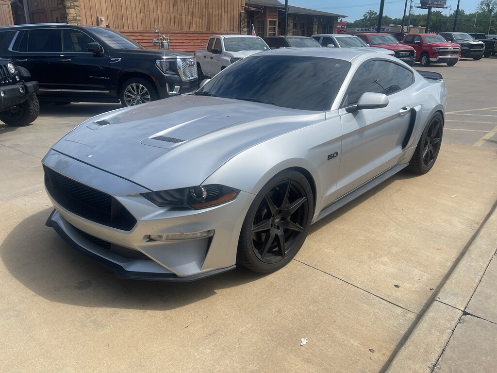2019 Ford Mustang GT Premium photo 2