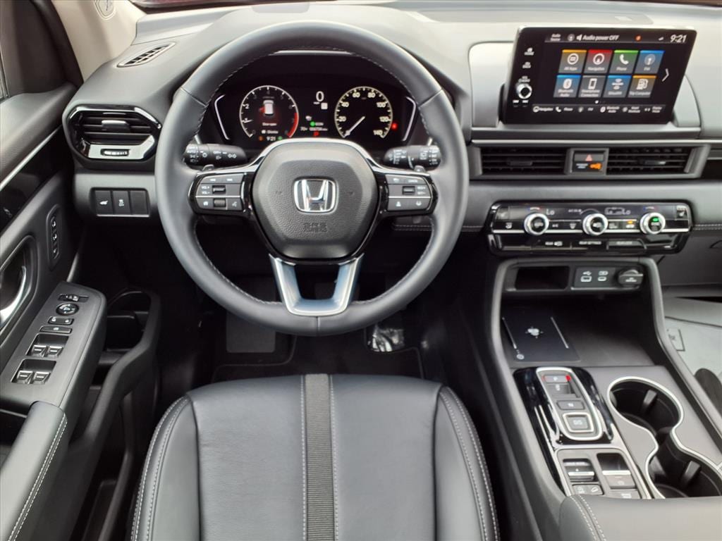 Used 2025 Honda Pilot Touring Sport Utility