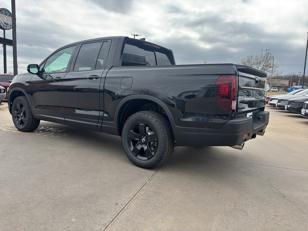 2026 Honda Ridgeline Black Edition photo 2