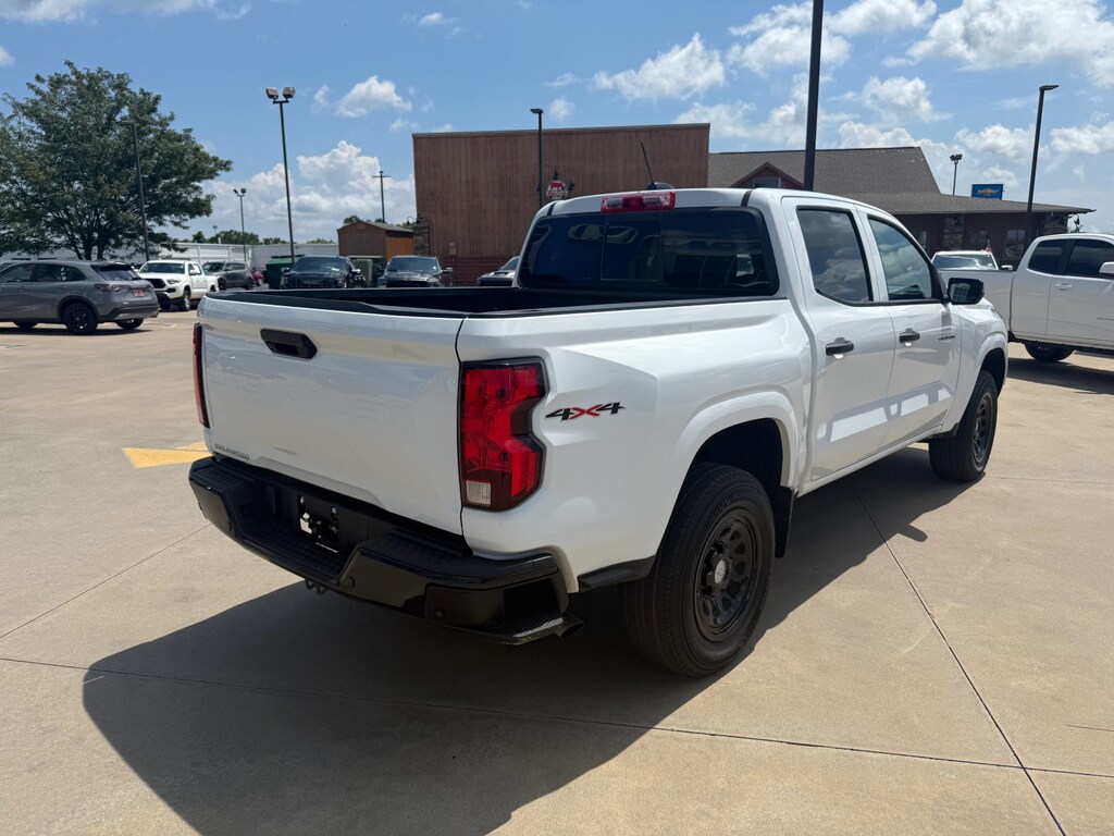 2024 Chevrolet Colorado Work Truck photo 2