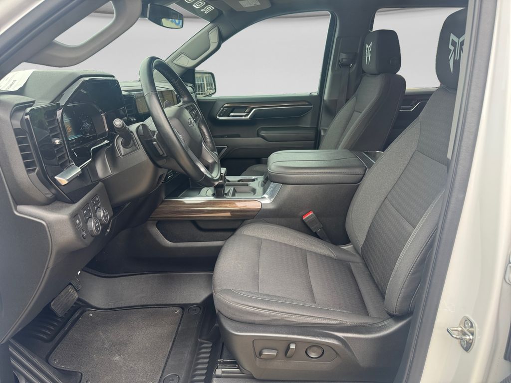 2023 Chevrolet Silverado 1500 RST - Photo 17